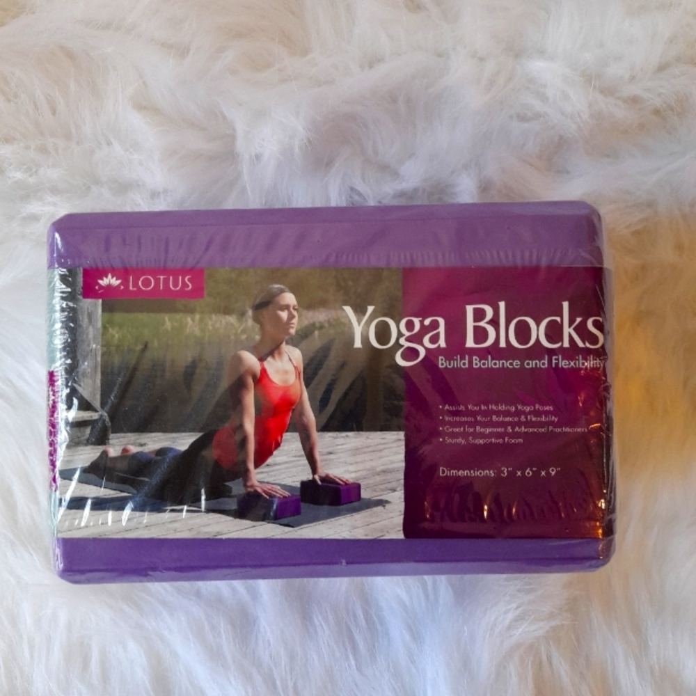 Lotus yoga blocks